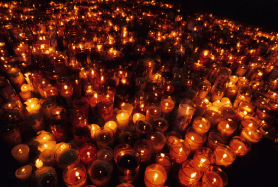 sea-of-candles.jpg